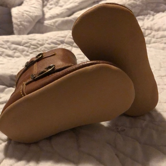 Brown Booties Old Navy 0-3 Month Girl - Picture 4 of 4
